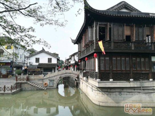 (新春走基层)浙江客流最大县级火车站为外来建设者备春运年礼